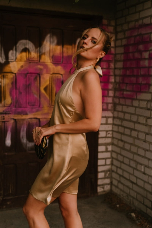 Sukienka Negroni jedwabna, złota