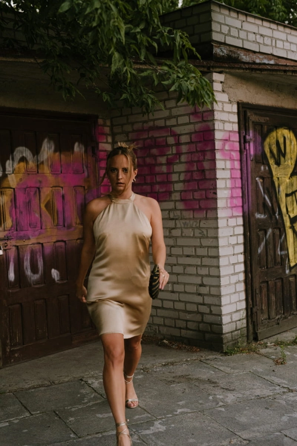 Sukienka Negroni jedwabna, złota