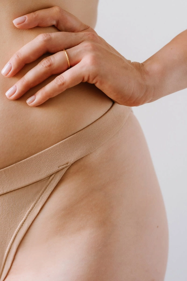 Majtki FeelFree z bawełny organicznej, cieliste