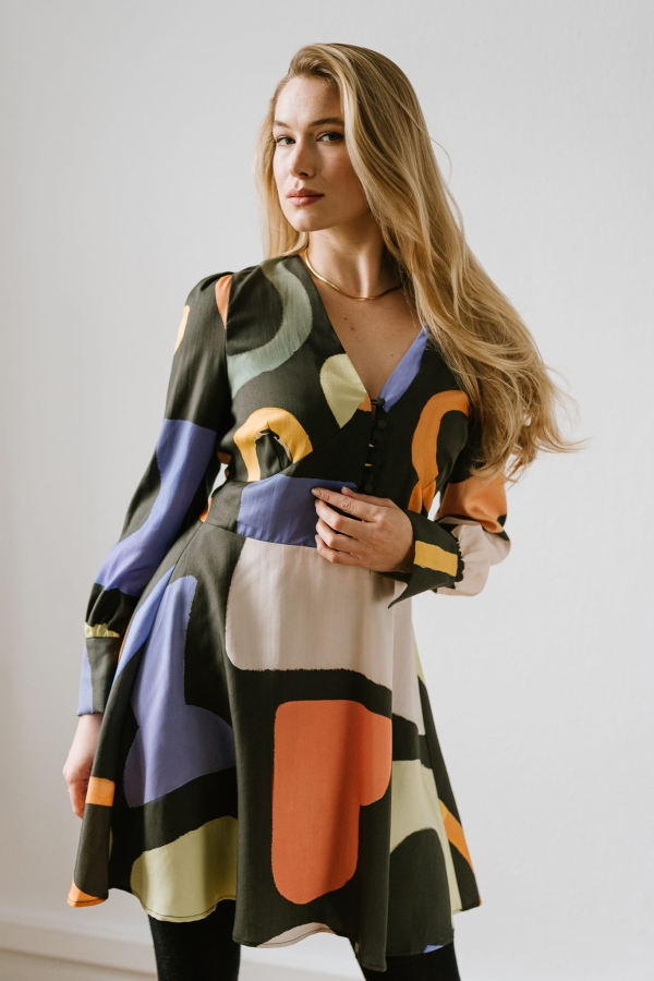 Sukienka Naomi z lyocellu, we wzory