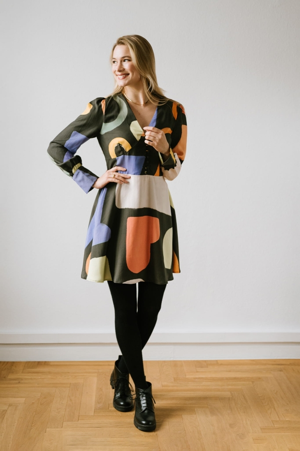 Sukienka Naomi z lyocellu, we wzory