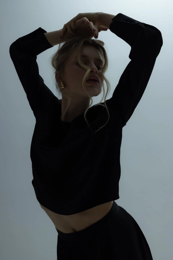 Bluzka Wave wiskozowa, czarna