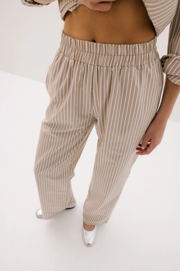 Spodnie bawełniane Positano, beżowe w paski