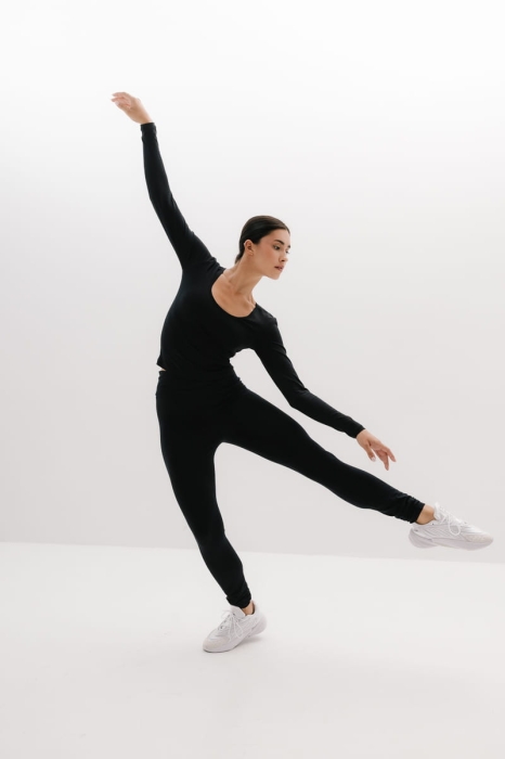 Top bawełniany z długim rękawem Balance, czarny