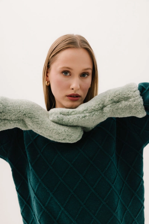 Sweter wełniany w romby Karo, zielony