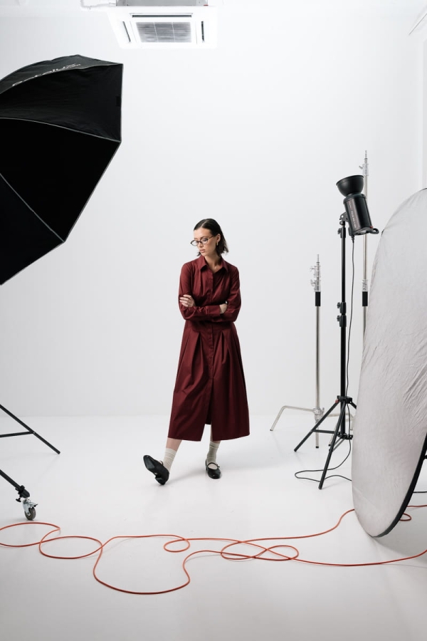 Sukienka szmizjerka Ruby bawełniana, bordowa