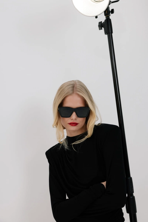 Bluzka Rey z marszczeniami, z bambusa, czarna