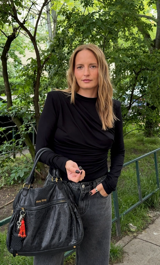 Bluzka Rey z marszczeniami, z bambusa, czarna