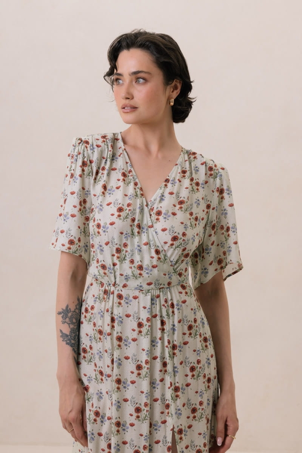 Sukienka kopertowa z wiskozy Poppy, zielone kwiaty