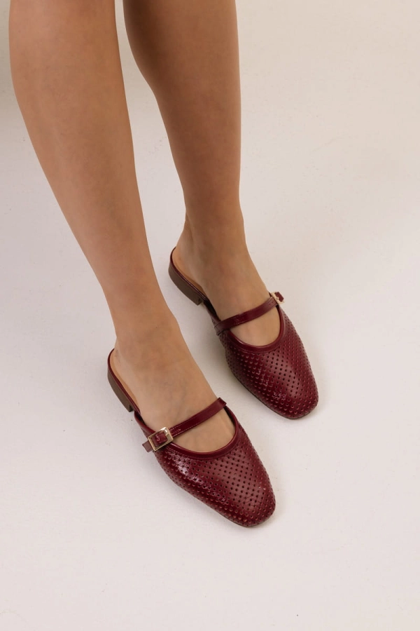 Klapki Sevilla ze skóry lakierowanej , bordowe