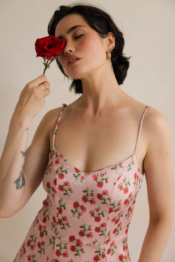 Sukienka Zoe wiskozowa, różowa w kwiaty