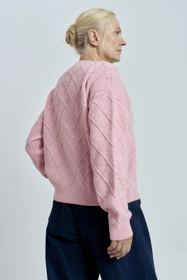 Sweter wełniany w romby Karo, różowy