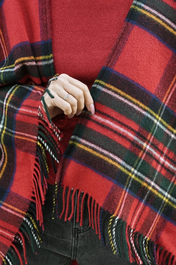 Ponczo Wren, wełniane, czerwone w kratę