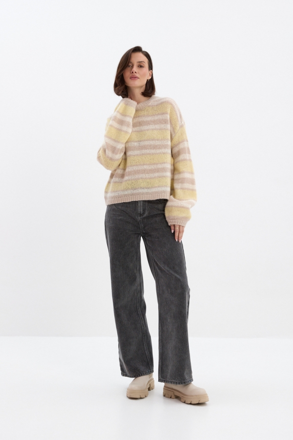 Sweter Rachel z 100% wełny merino w paski – cała sylwetka