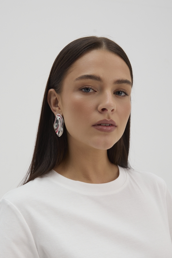 T-shirt Muse kremowy – detal wykończenia i dekoltu, bawełna Supima