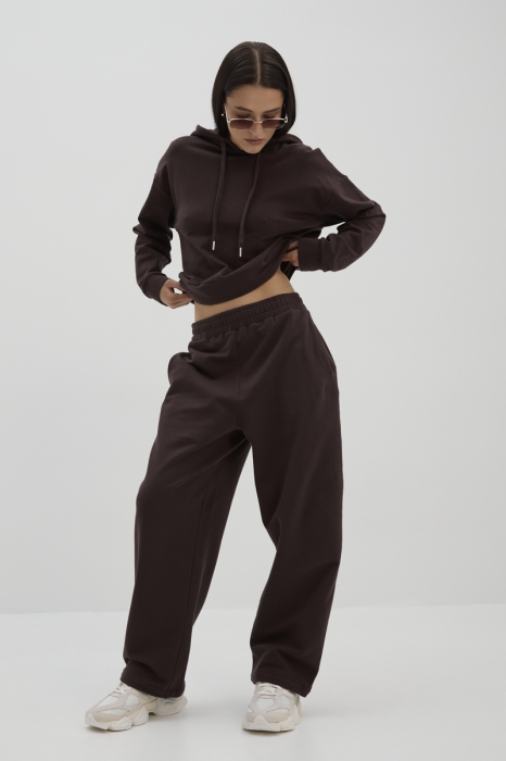 Spodnie dresowe Kai – stylizacja damska, komplet dresowy brązowy