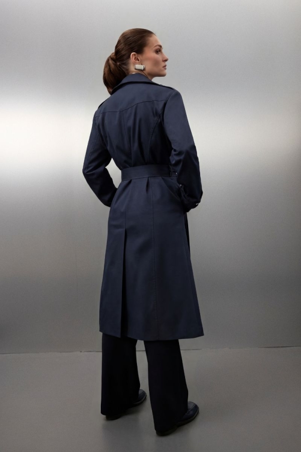 Granatowy płaszcz bawełniany Bridget – widok tył, klasyczny krój
