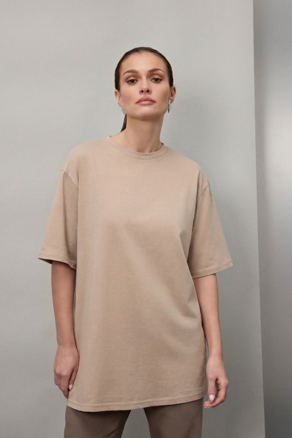 Beżowy T-shirt Breeze bawełniany – przód, klasyczny krój damski