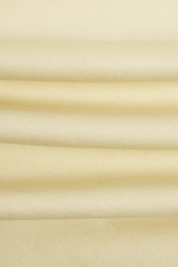 Bawełna Supima masełkowa – detal materiału t-shirtu Muse