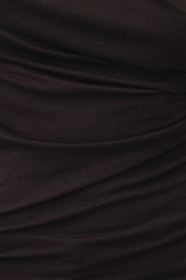 Brązowa sukienka bambusowa Mar – zbliżenie na materiał