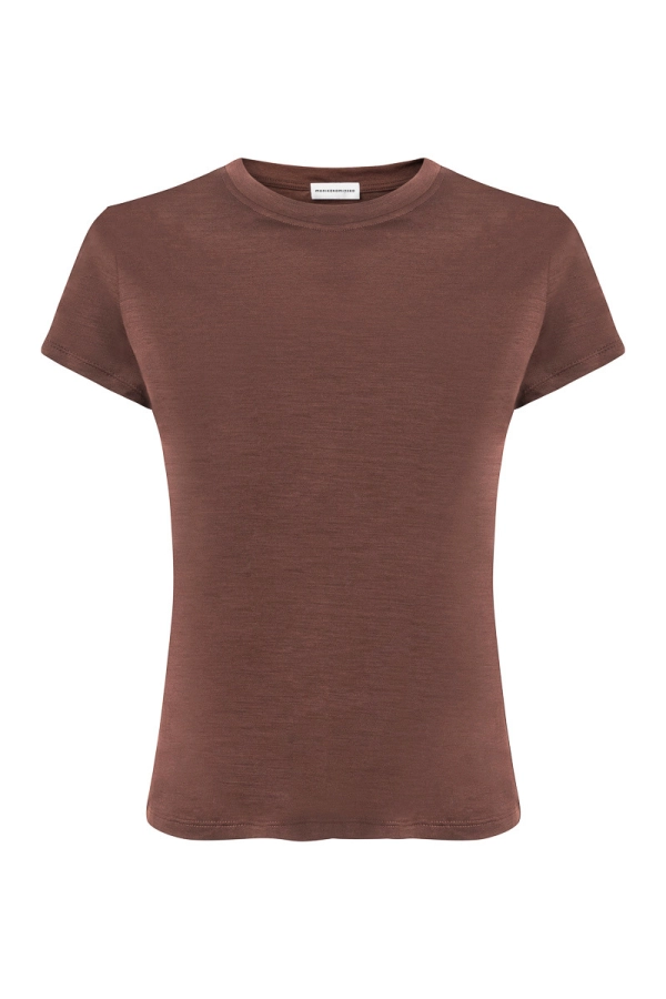 T-shirt Shape Monika Kaminska w kolorze brązowym – widok z przodu. Dopasowany krój, 100% wełna merino z certyfikatem Woolmark.