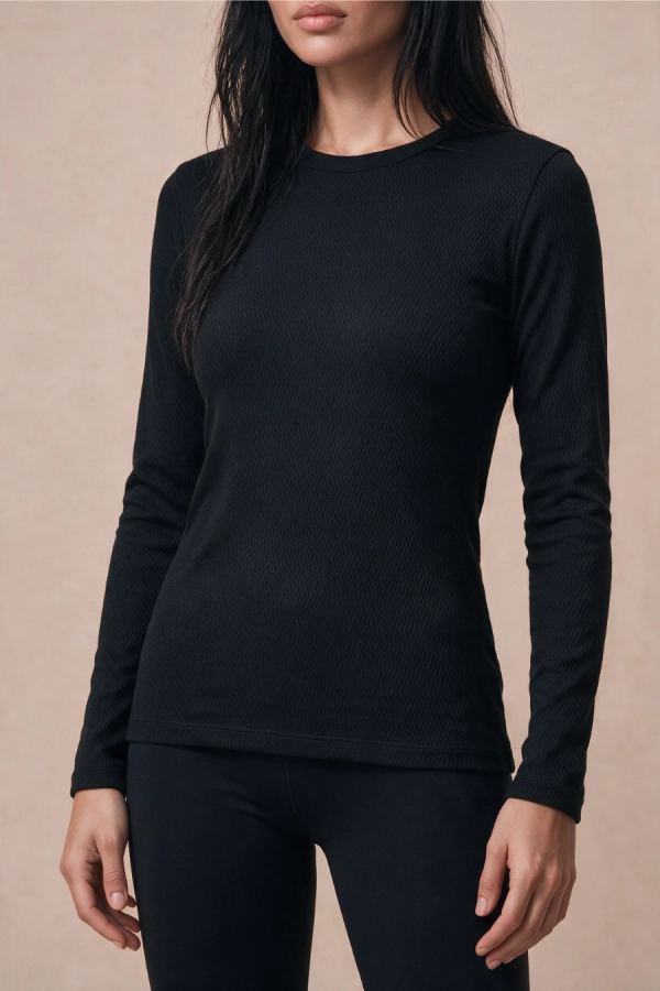 Longsleeve wełniany Warm Flow, czarny – zbliżenie z przodu