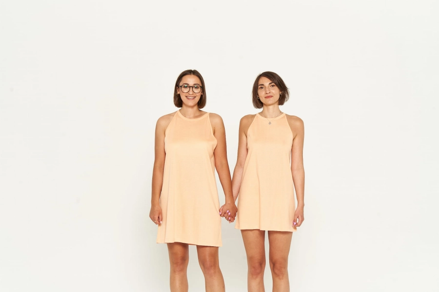 Sukienka na ramiączka, brzoskwiniowa