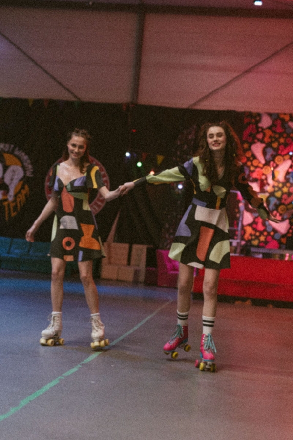 Sukienka Naomi z lyocellu, we wzory